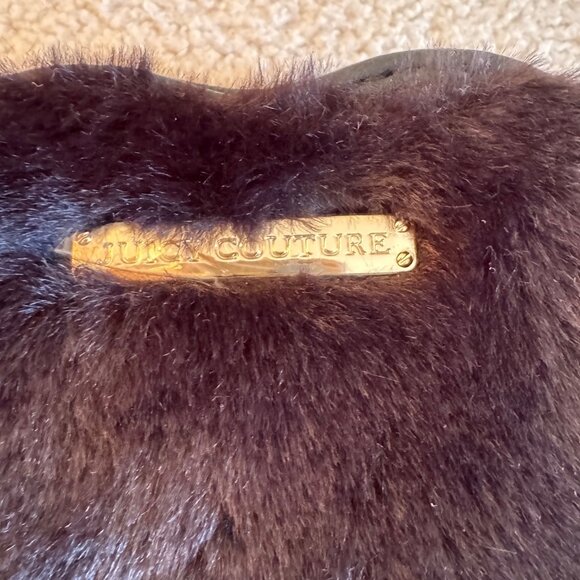 NWOT! Juicy Couture Heart Shaped Wristlet Bag: Black Faux Fur, Gold - Picture 4 of 6